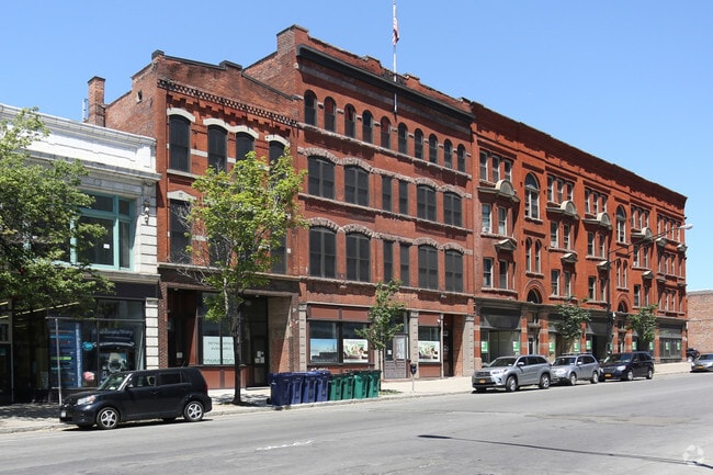Building Photo - Bosche Lofts and 910 Main street.