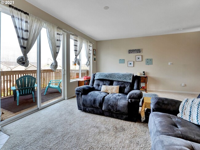 Living Room W/ Balcony - 21913 NE Larkspur Ln