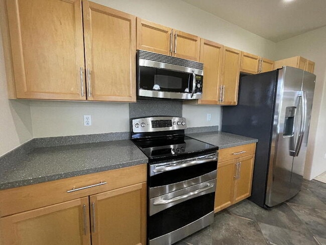 Building Photo - To register for the showing time below, note the 4 digit code: 5364 and click "APPLY NOW."(mobile...