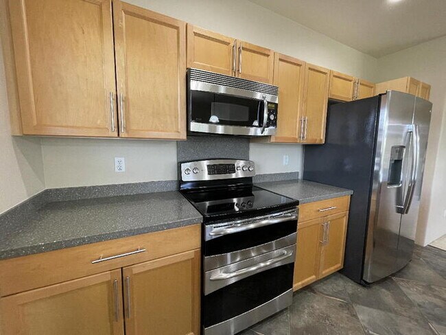 Foto del edificio - To register for the showing time below, note the 4 digit code: 5364 and click "APPLY NOW."(mobile...