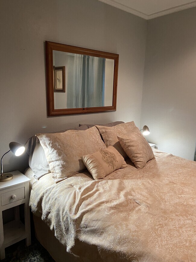 Foto del edificio - 321 E Duffy St