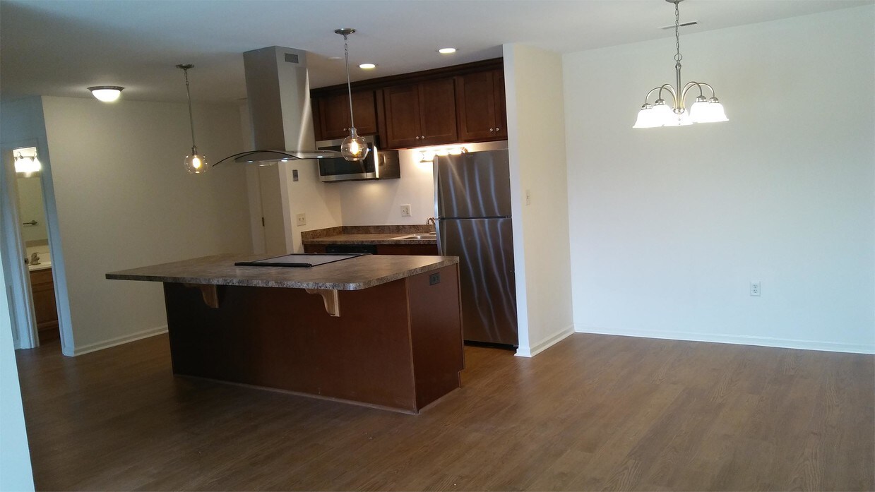 2100 Cedar Run Dr Unit 305, Camp Hill, PA 17011 Room for Rent in Camp