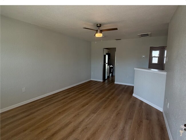 Foto del edificio - 2268 Palmwood Dr