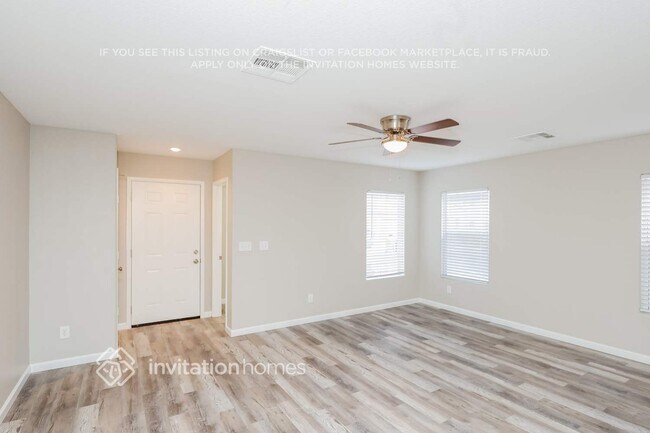 Foto del edificio - 663 Haunts Walk Ave