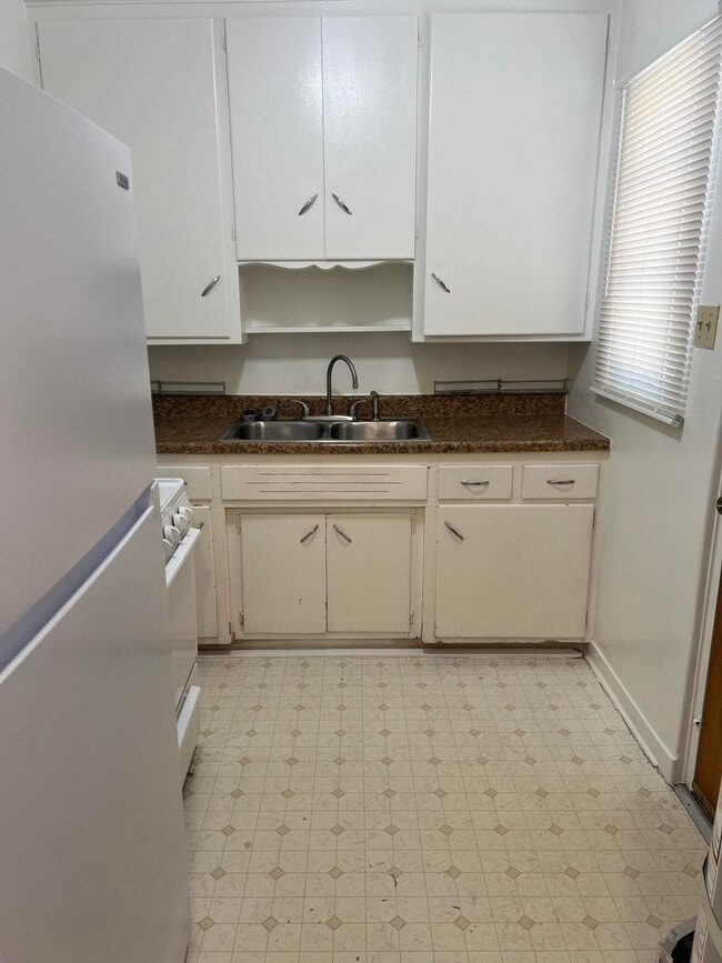 Foto del edificio - 4121 Mesa Verde Ave NE