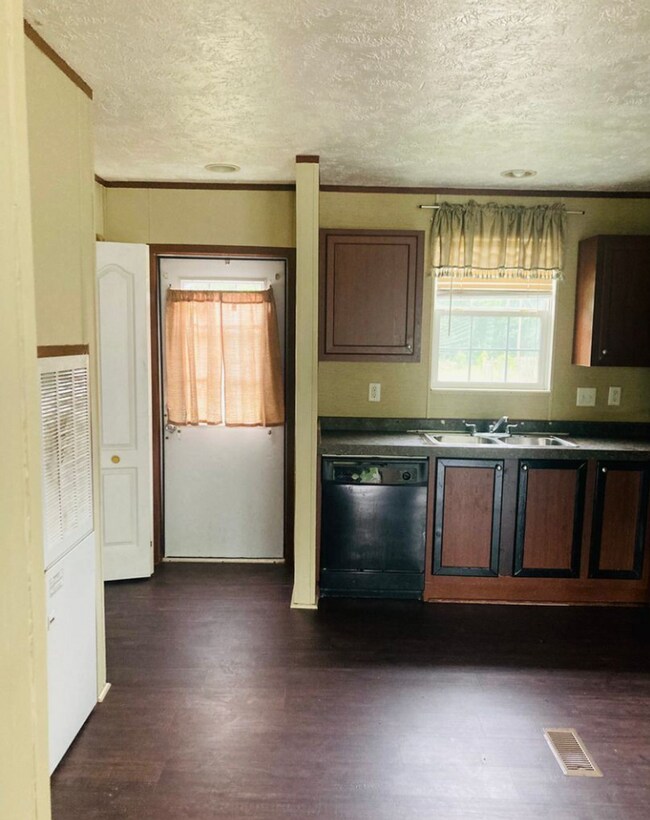 Foto del edificio - 3 Bed 2 Bath Home in Beauregard