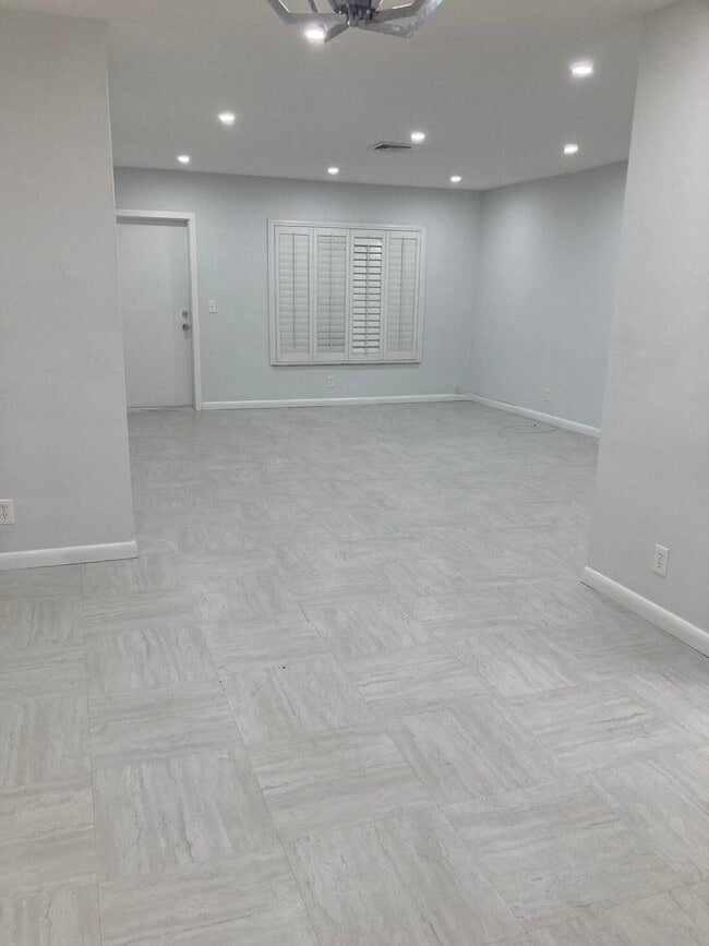 Foto del edificio - 242 SW 3rd St