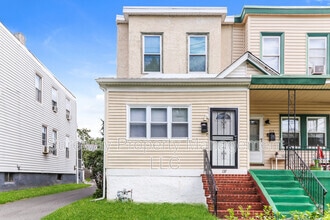 Building Photo - 137 Bartram Ave