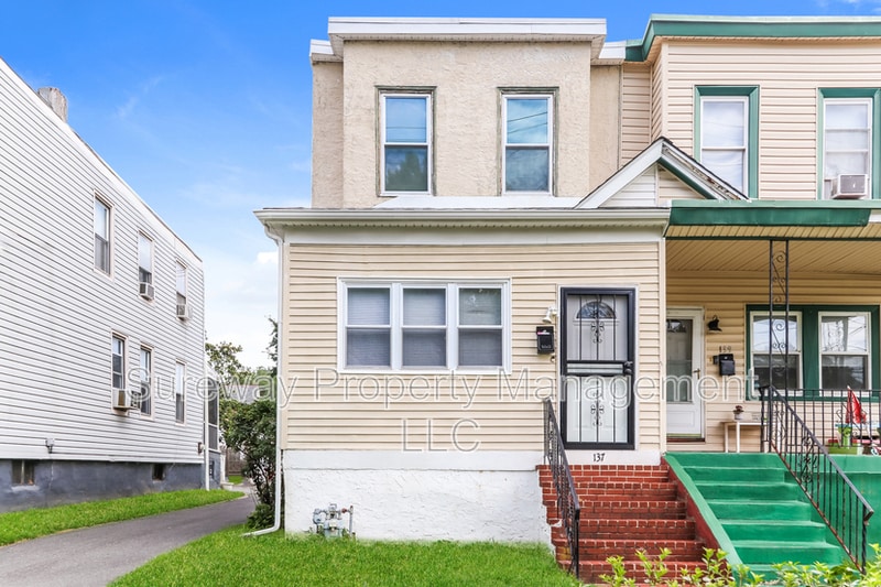 Primary Photo - 137 Bartram Ave