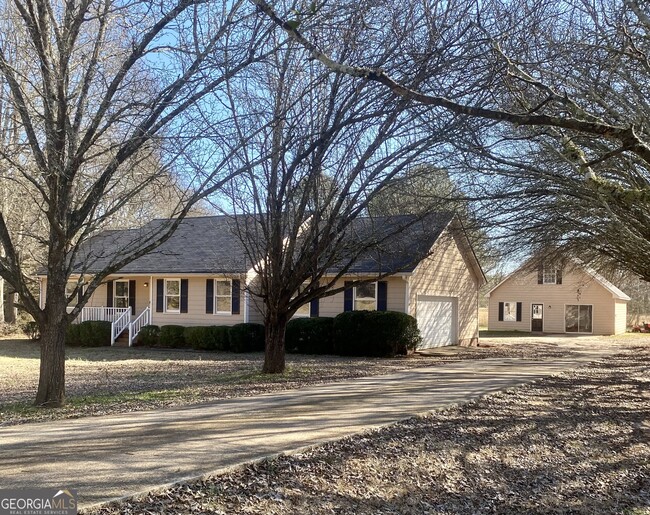 Building Photo - 827 Mountain Creek Church Rd NW