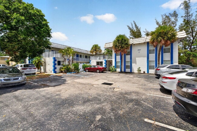 Photo - Spacious 2 beds, 1 bathroom  - 1007 Prospect Rd 205 Fort Lauderdale, FL. Apartment
