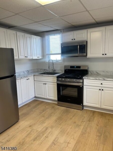 Building Photo - 114 E Main St