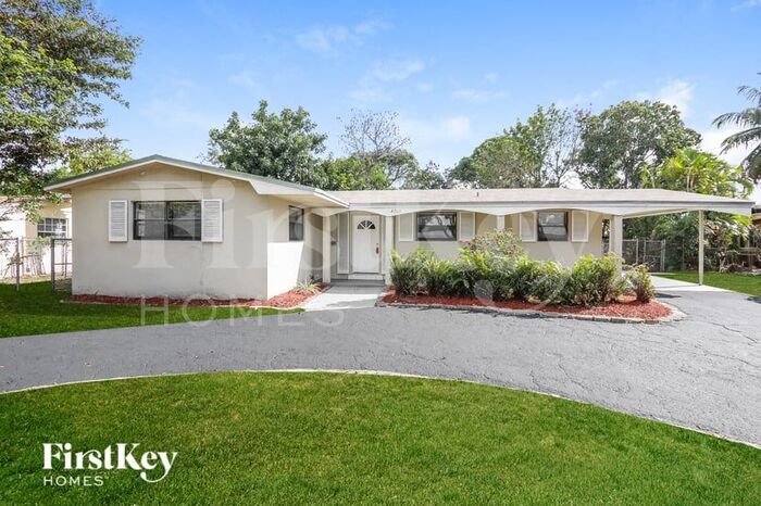 Foto principal - 4760 NW 3rd Ct