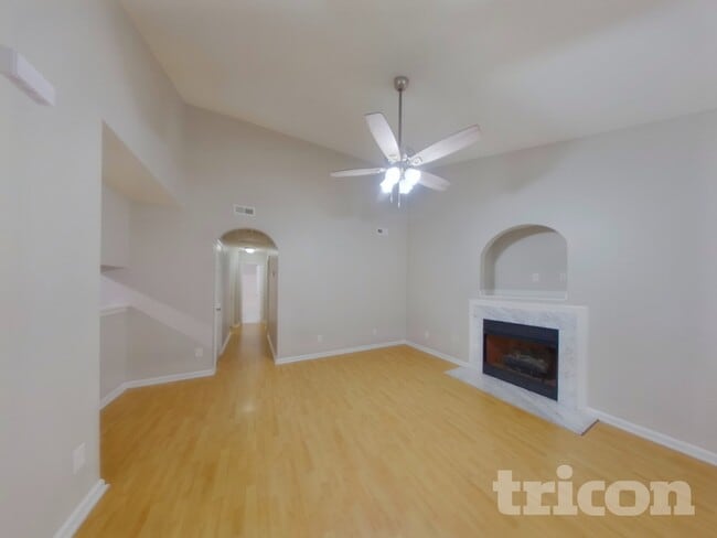 Building Photo - 2024 Duke Adam St