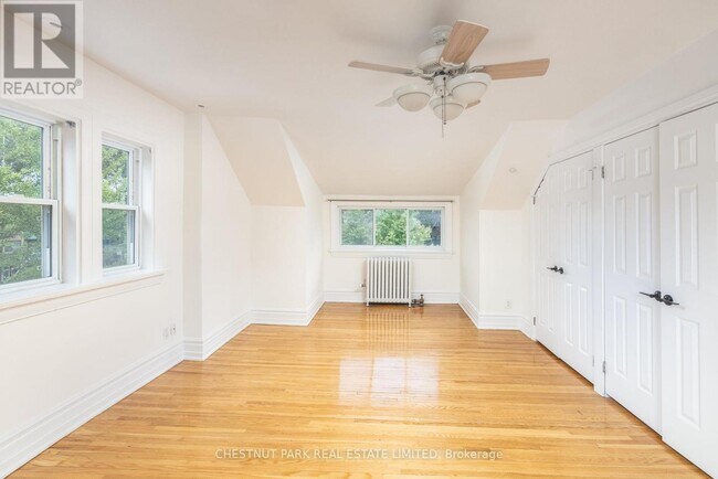 Photo du bâtiment - 43 Elm Ave