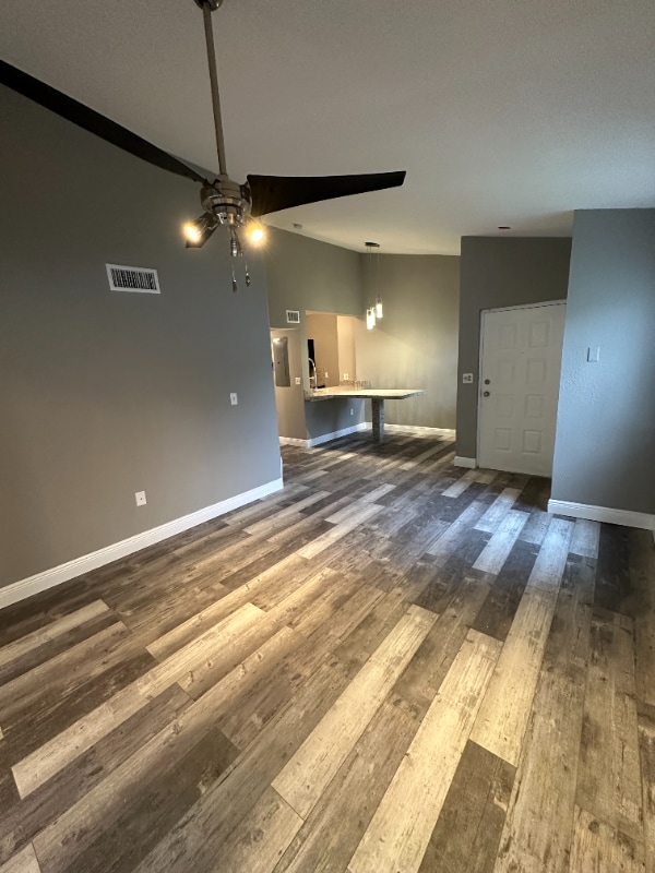 Building Photo - 2890 N Oakland Forest Dr