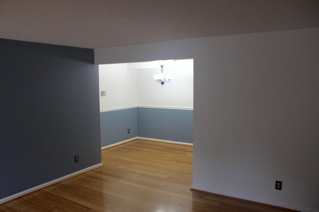 Foto del edificio - 2BR 2 Full Bath Condo with Modern Upgrades – Near Downtown Harrisonburg!
