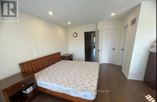 Building Photo - 311 Oaktree Cir