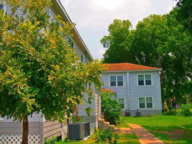Building Photo - 3019 Truxillo St