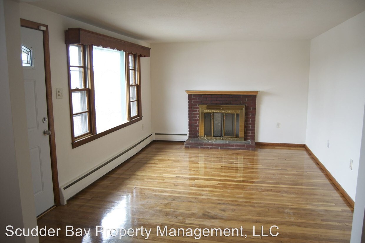 Primary Photo - 118 Byron Ave