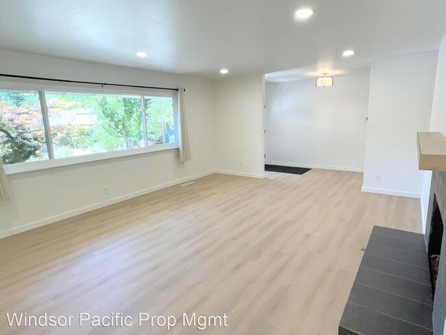 Building Photo - 4 br, 2 bath House - 1294 Candy Court