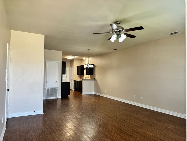 Building Photo - 319 Princess Place