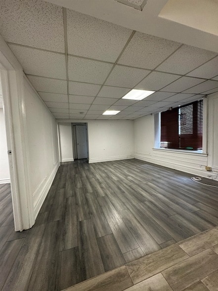 Foto del edificio - 250 Broad Ave