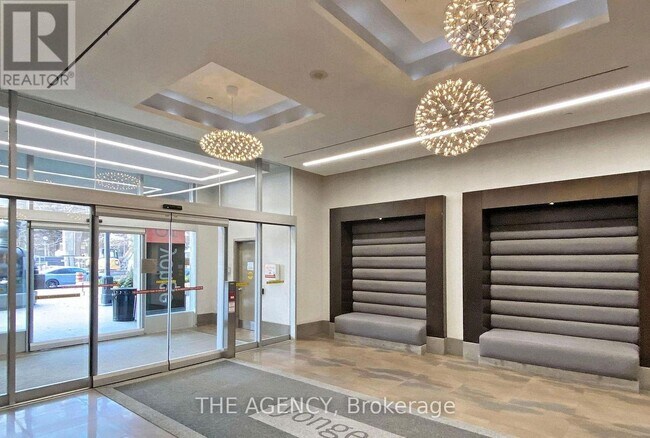 Photo du bâtiment - 18 Yonge St