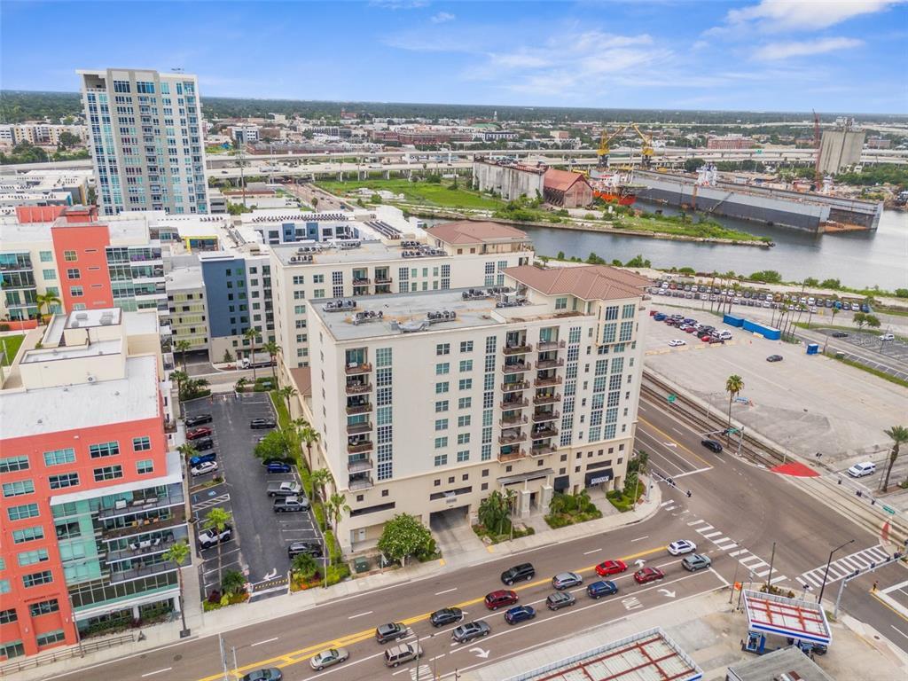 Foto principal - 1238 E Kennedy Blvd
