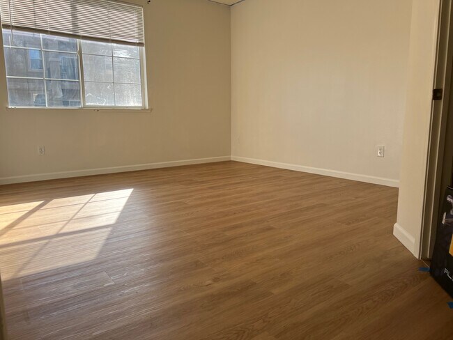Foto del edificio - 88 N Jackson Ave