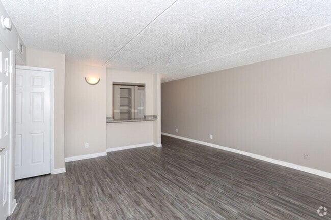 Interior Photo - The Park at River City