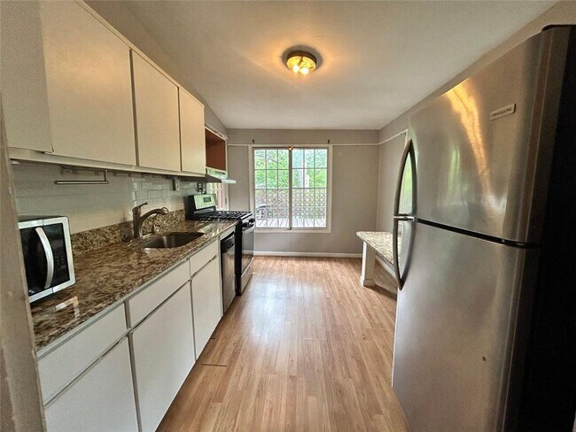 Foto del edificio - 1174 St Charles Pl NE