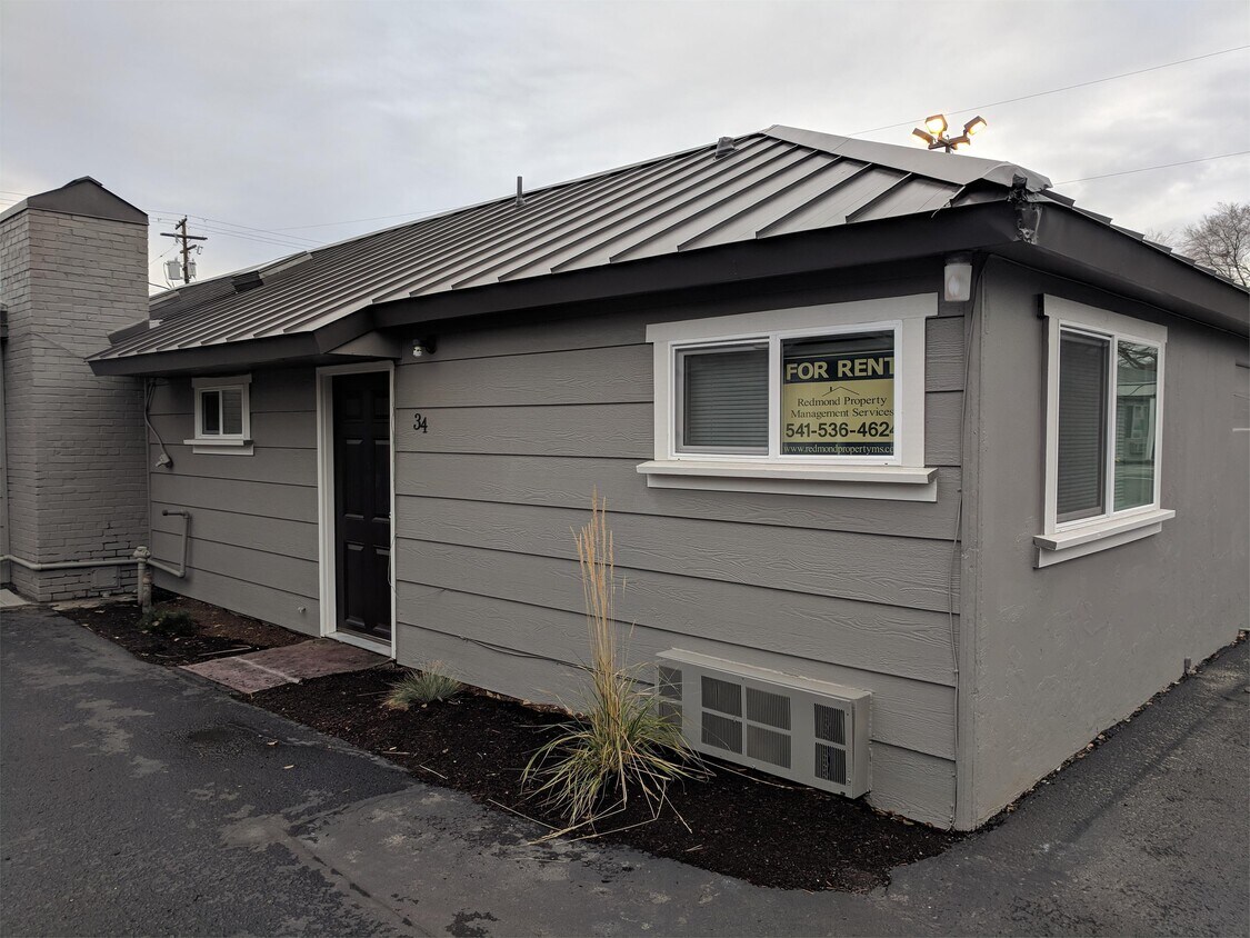 423 NW 6th St Unit 34RM, Redmond, OR 97756 Apartment for Rent in
