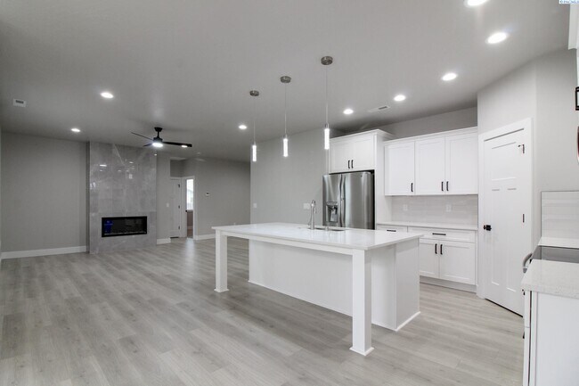 Foto del edificio - 3 Bedroom, 2 Bath Pasco Townhouse