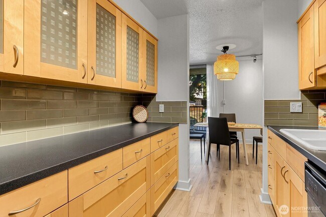 Foto del edificio - 4540 8th Ave NE