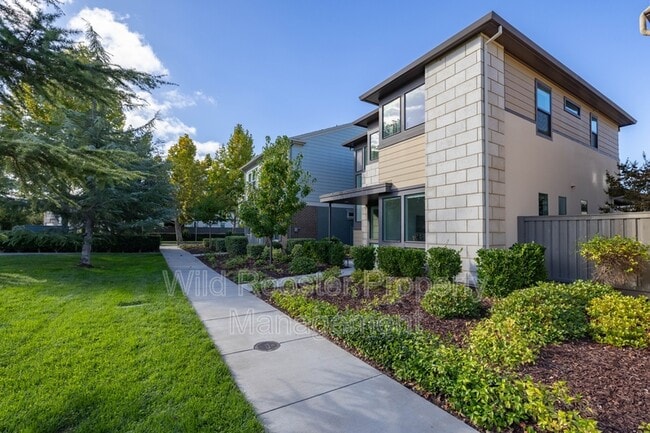 Foto del edificio - 3500 Forney Wy