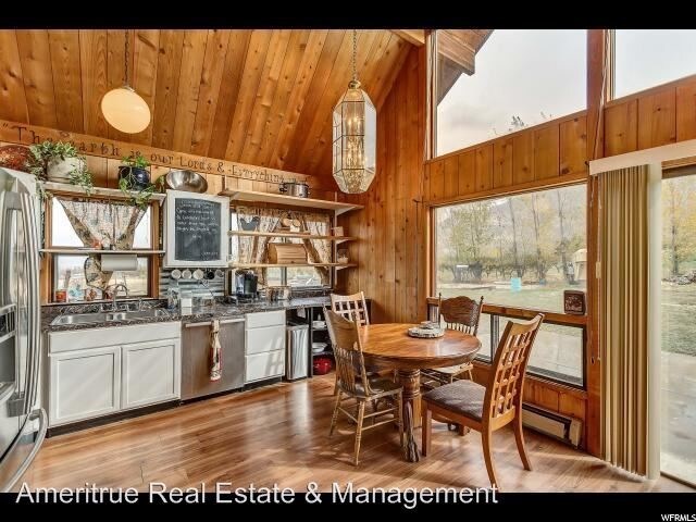 Building Photo - 560 S Highland Dr