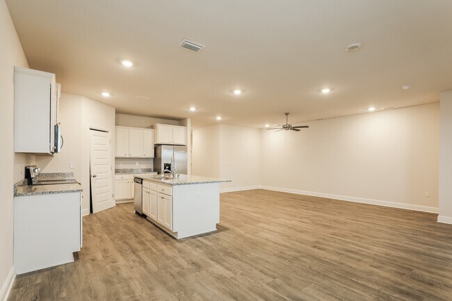 Foto del edificio - 455 Eagle Lake Wy