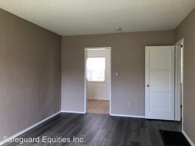 Building Photo - 4854 Lakewood Blvd