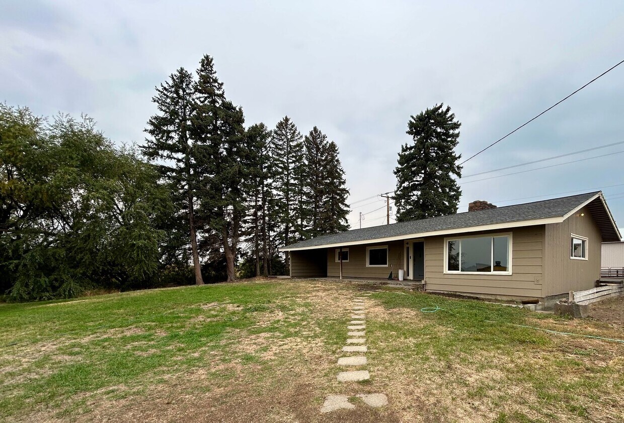 Foto principal - Spacious Home in the Country for Rent