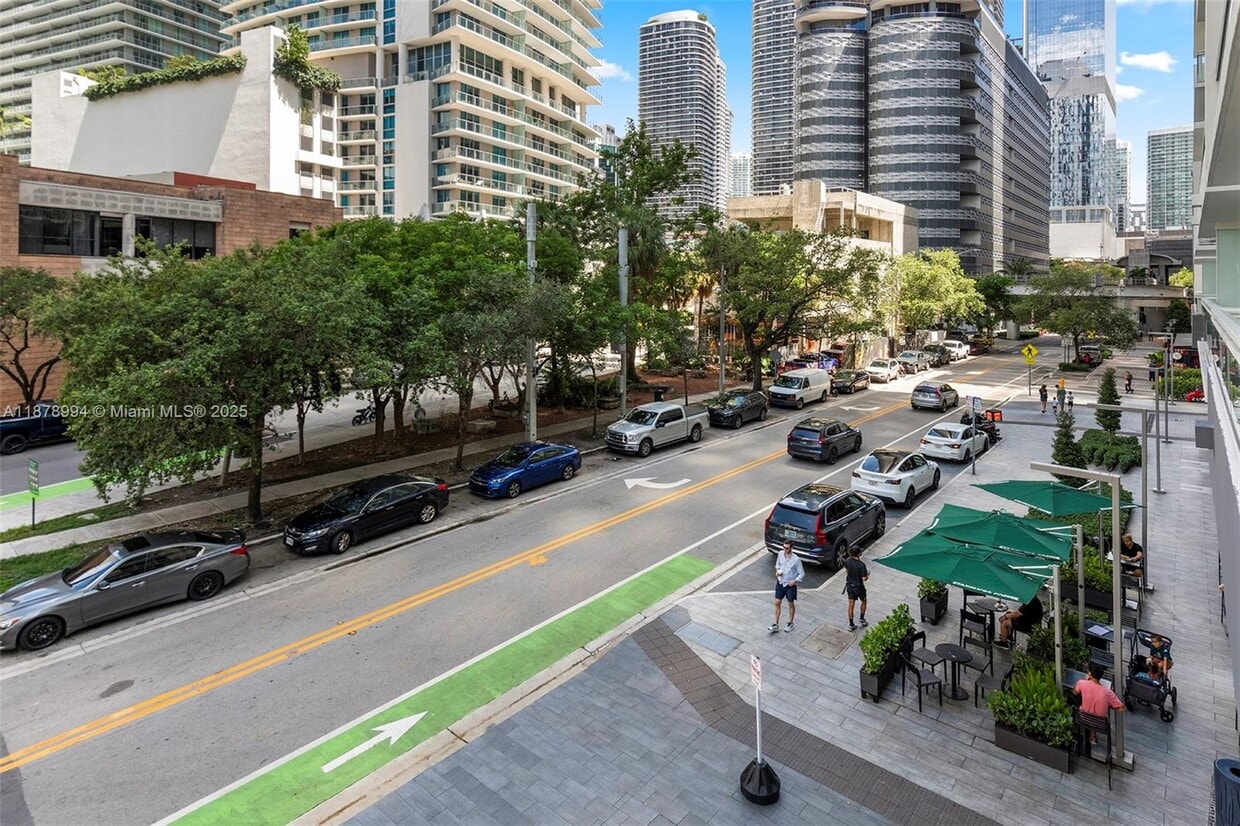 Primary Photo - 1080 Brickell Ave