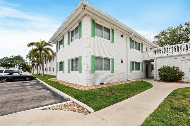 Foto del edificio - 1801 NE 62nd St