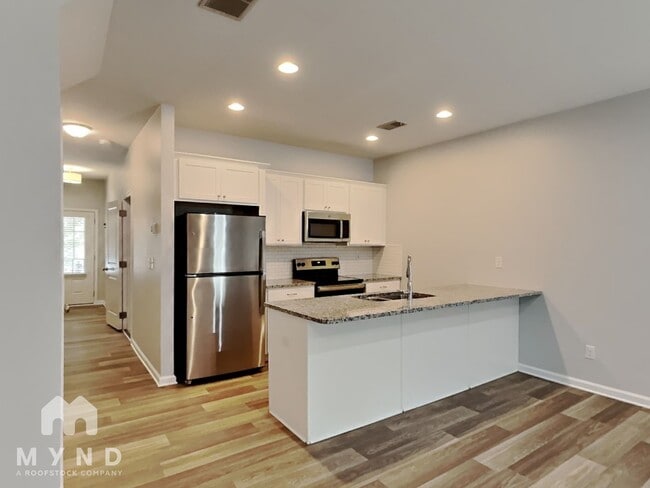 Building Photo - 2909 Ridgeview Dr