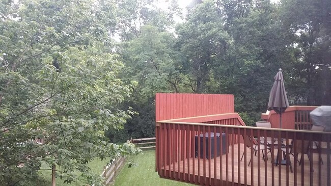 Foto del edificio - 8632 High Trail Ct