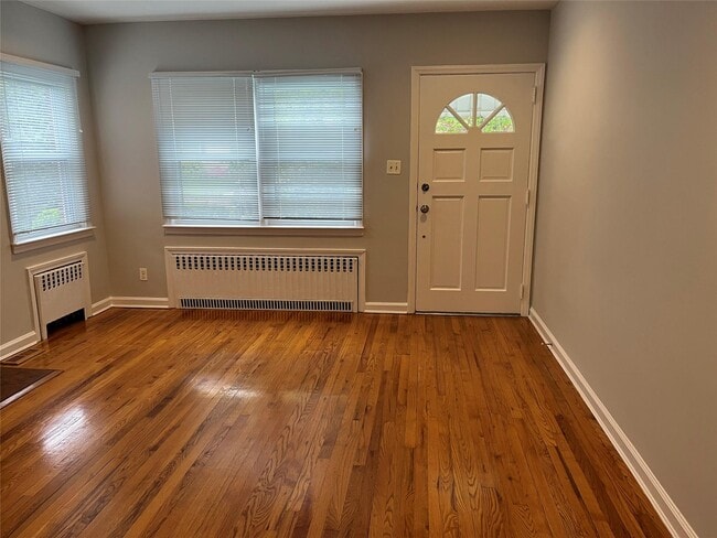 Building Photo - 42 Beechwood Ave