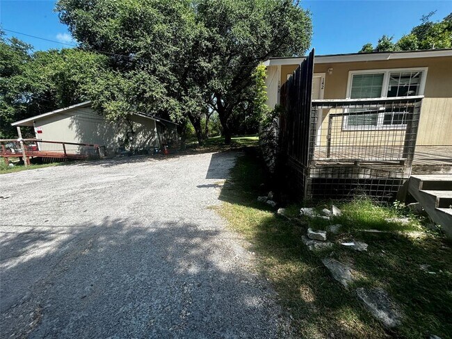 Foto del edificio - 23393 Nameless Rd