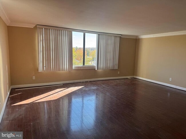 Building Photo - 4600 Duke St