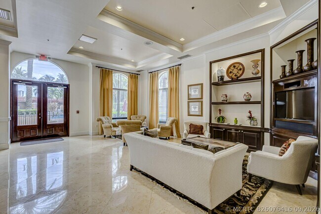Foto del edificio - 616 Clearwater Park Rd