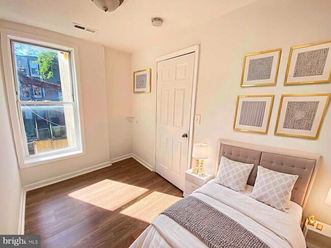 Building Photo - 3015 Rayner Ave