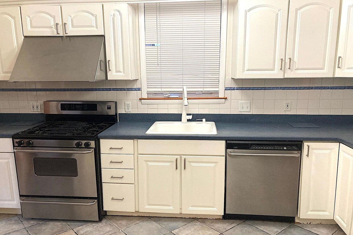 Photo - 284 Magnolia Ave (Jersey City, NJ)